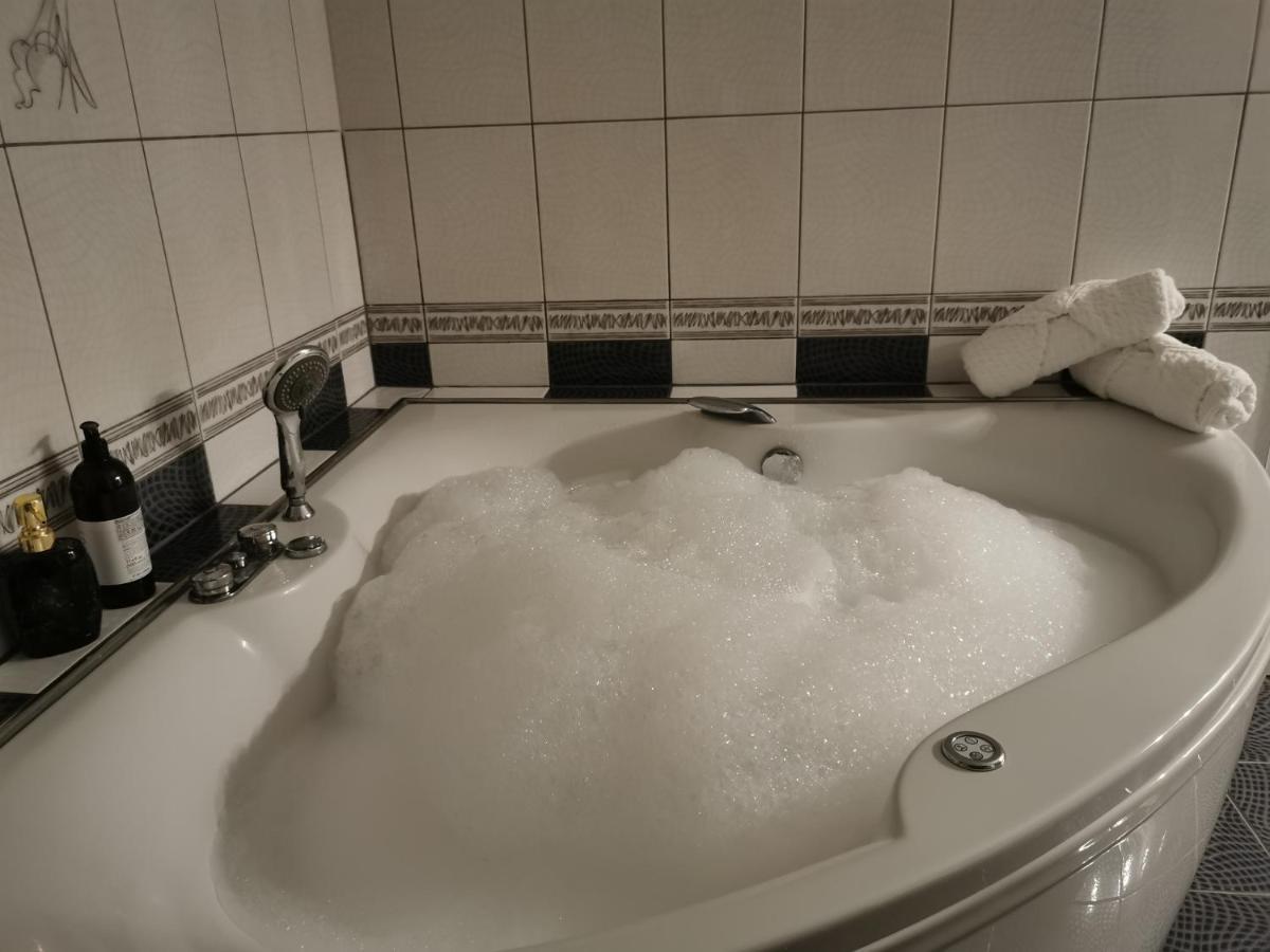 Astarea - Luxe Penthouse In Nature - Jacuzzi - Free Private Parking - Terrace & Balcony - Peace Zagreb Ngoại thất bức ảnh